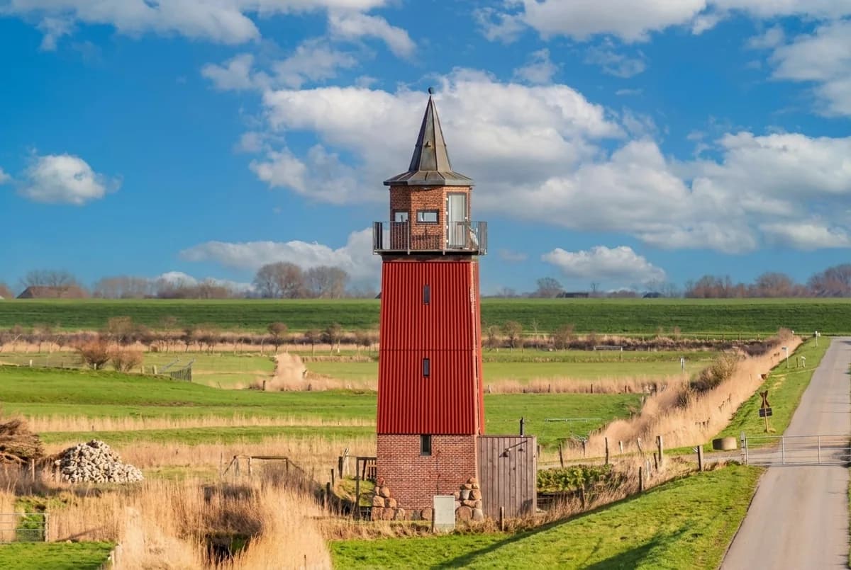Dagebüller Leuchtturm am Deich